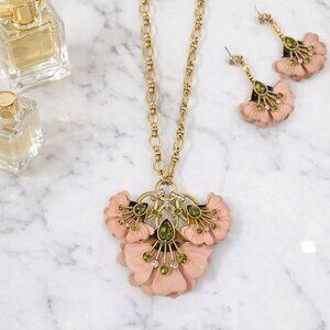 Stella and Dot Rory Statement Jeweled Pendant Necklace